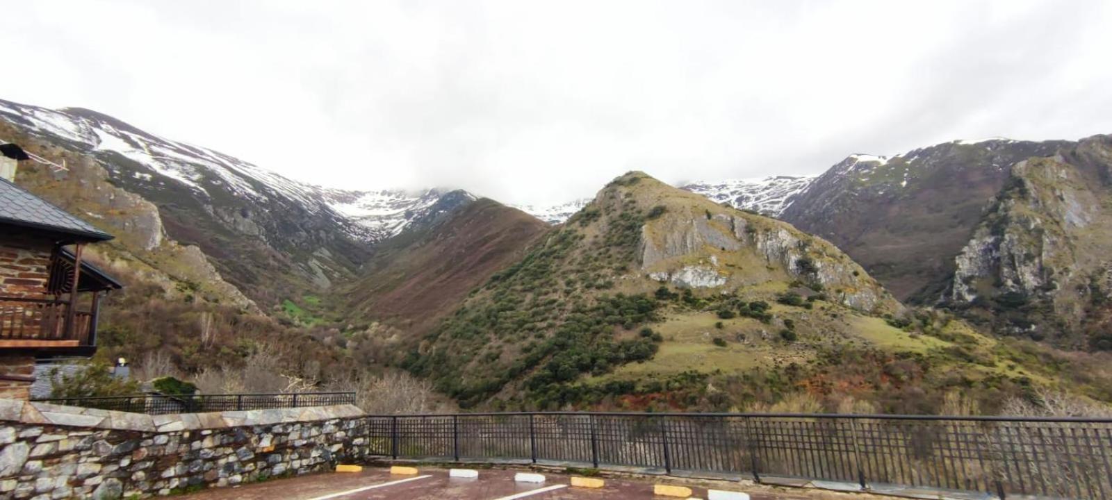 El Mirador Del Rosal Apartment Ponferrada Luaran gambar