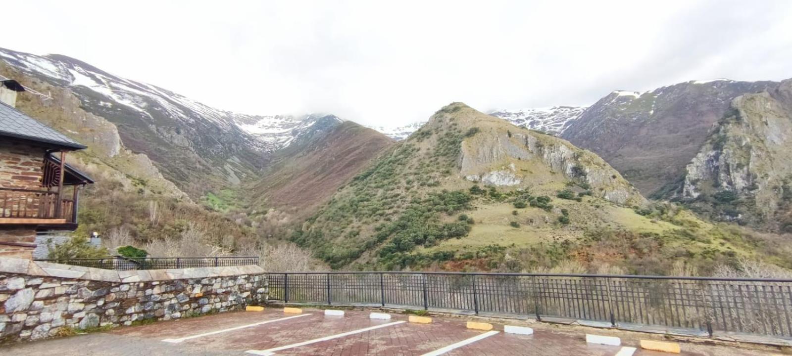El Mirador Del Rosal Apartment Ponferrada Luaran gambar